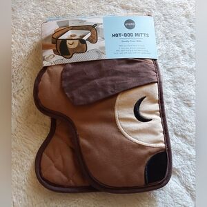 🌺 NWT Ototo Hot Dog Oven Mitts